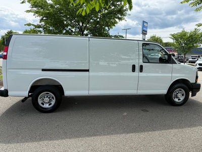 2025 Chevrolet Express Cargo WT
