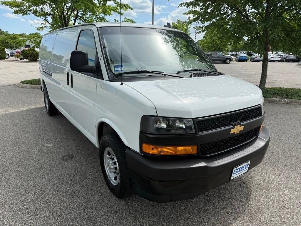 2025 Chevrolet Express Cargo WT