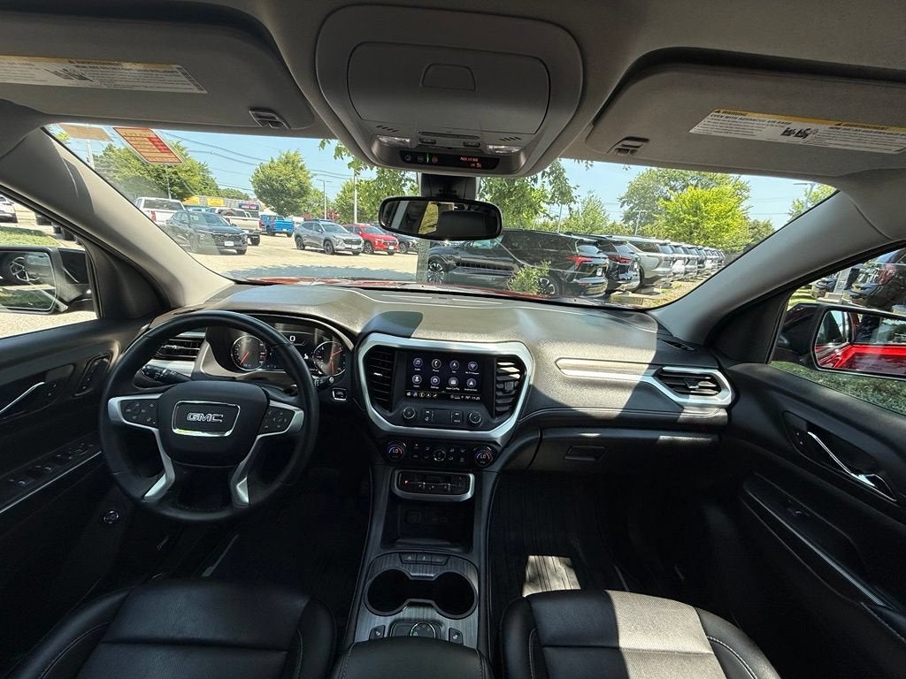 2023 GMC Acadia SLT