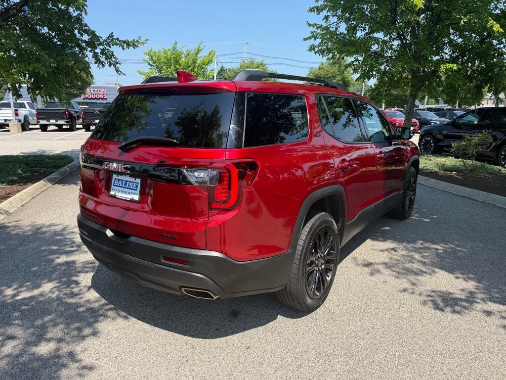 2023 GMC Acadia SLT