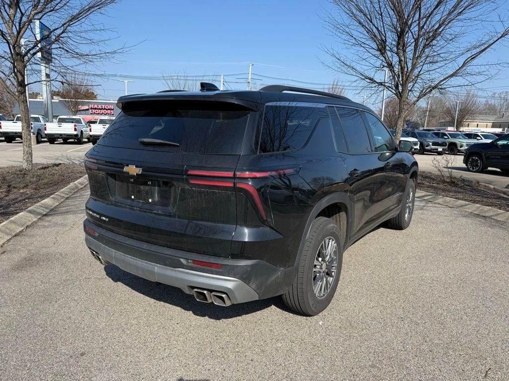 2025 Chevrolet Traverse LT