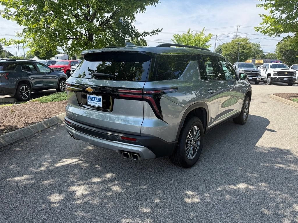 2025 Chevrolet Traverse LT