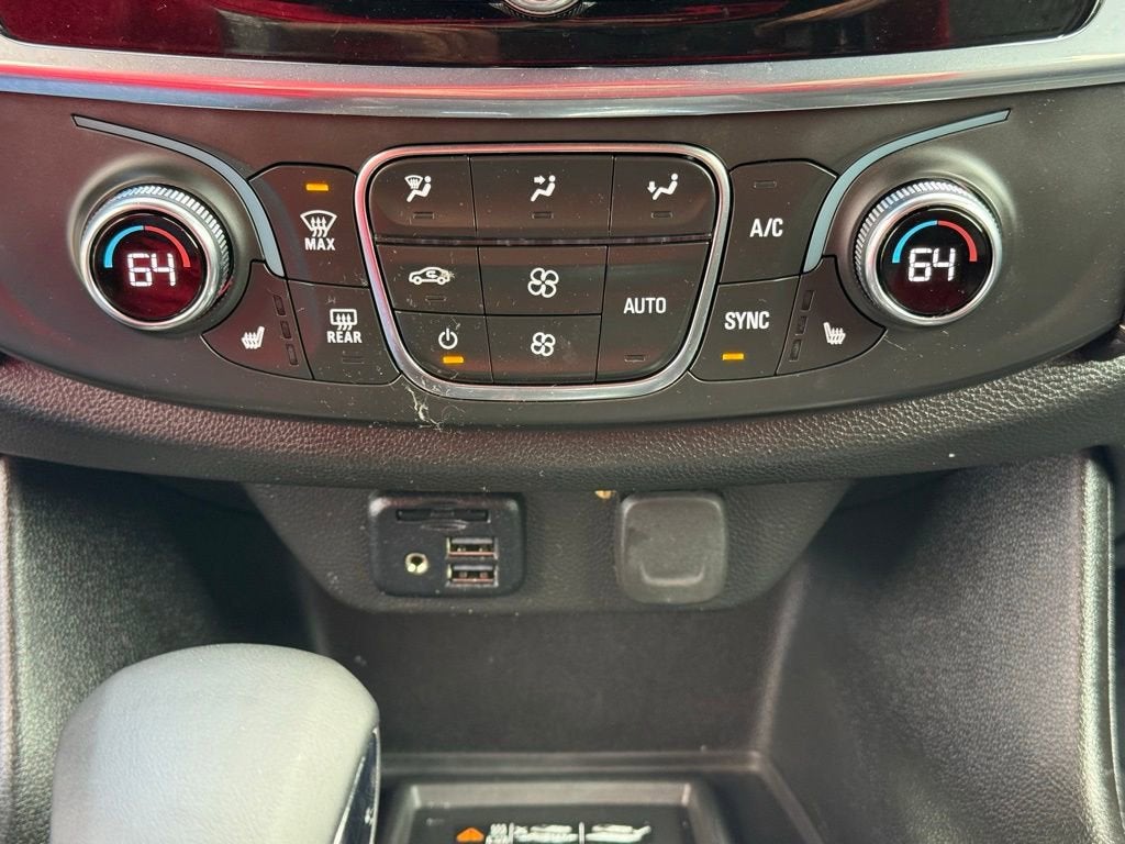 2023 Chevrolet Traverse LT Leather