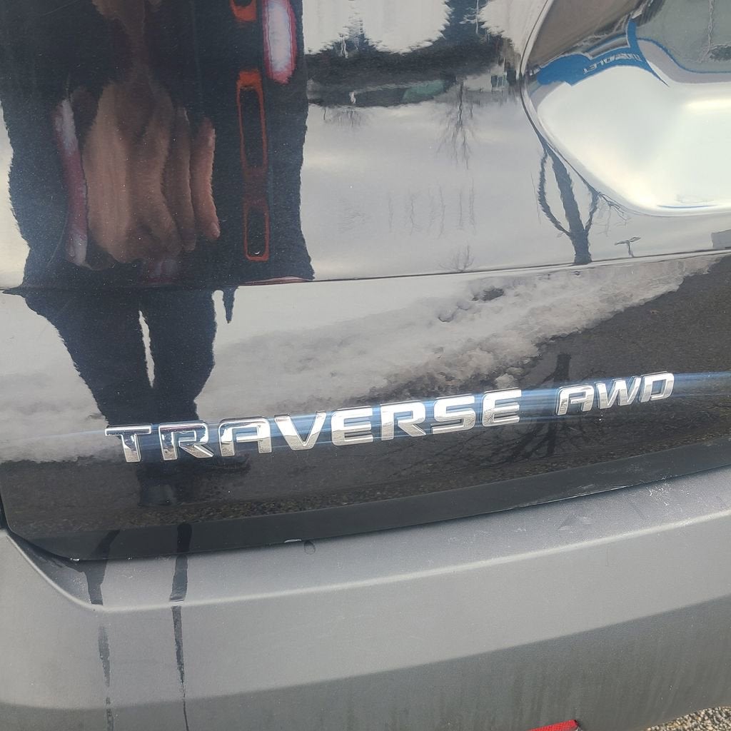 2023 Chevrolet Traverse LT Leather