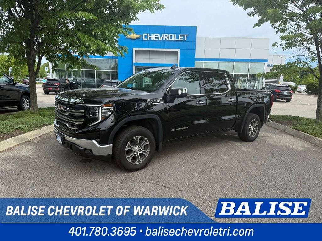 2025 GMC Sierra 4WD Crew Cab Short Box SLT's photo