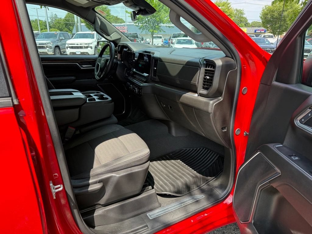 2025 Chevrolet Silverado 1500 LT