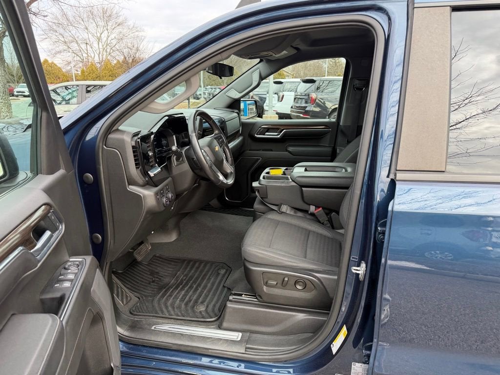 2022 Chevrolet Silverado 1500 LT (2FL)