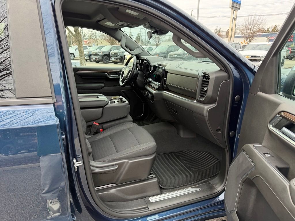 2022 Chevrolet Silverado 1500 LT (2FL)