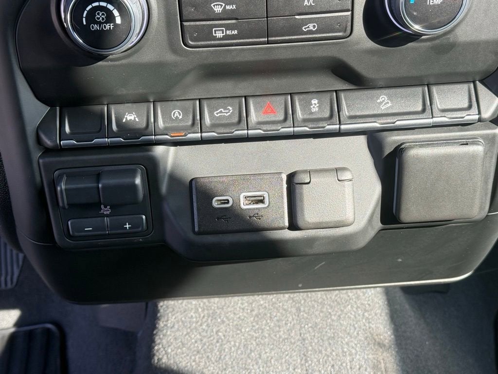 2023 Chevrolet Silverado 1500 Custom Trail Boss