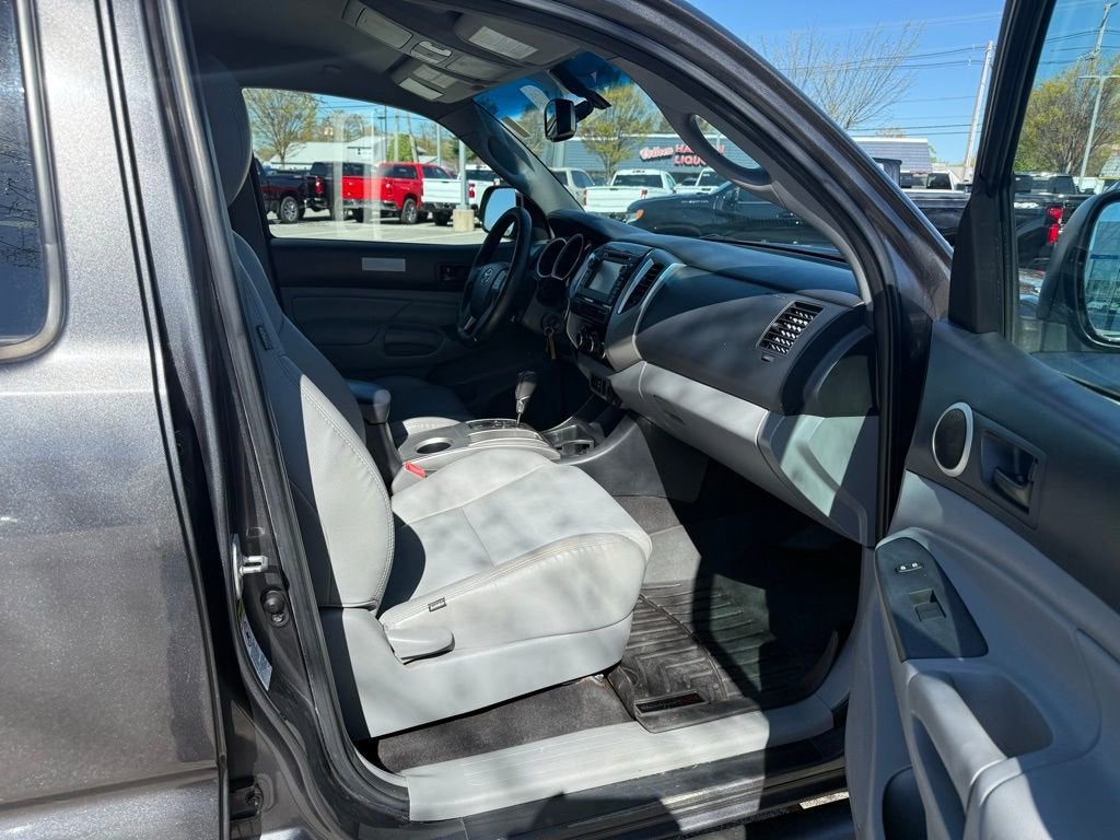 2013 Toyota Tacoma 4WD Double Cab Short Bed V6 Manual (Natl)