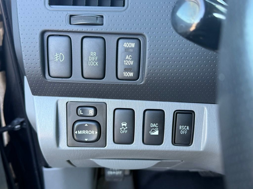 2013 Toyota Tacoma 4WD Double Cab Short Bed V6 Manual (Natl)