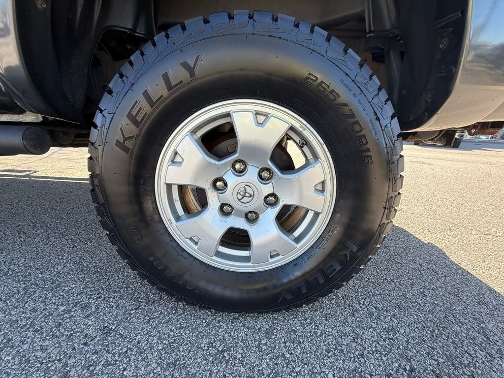 2013 Toyota Tacoma 4WD Double Cab Short Bed V6 Manual (Natl)
