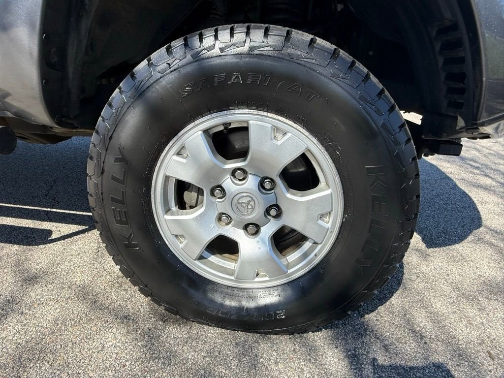 2013 Toyota Tacoma 4WD Double Cab Short Bed V6 Manual (Natl)