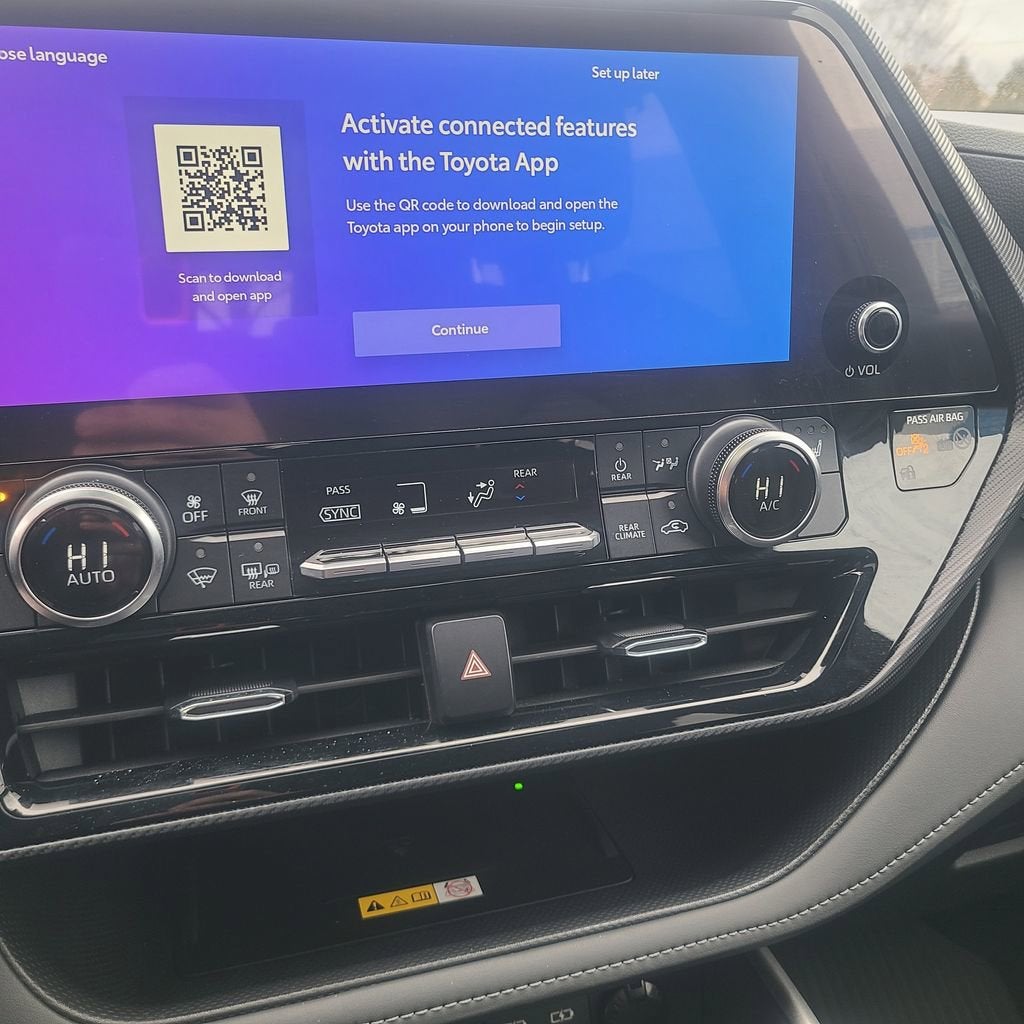 2024 Toyota Highlander LE