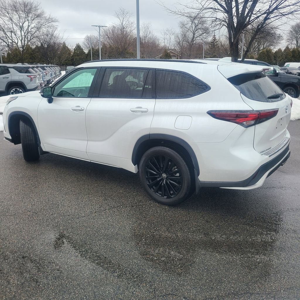2024 Toyota Highlander LE