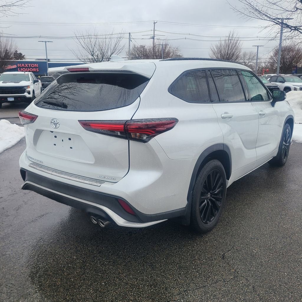 2024 Toyota Highlander LE