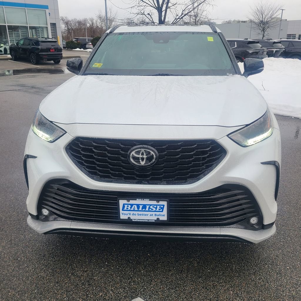 2024 Toyota Highlander LE