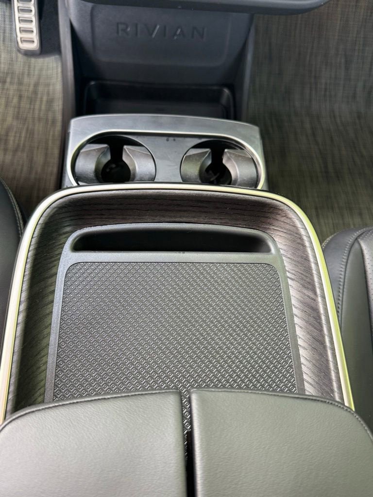 2023 RIVIAN R1S Adventure