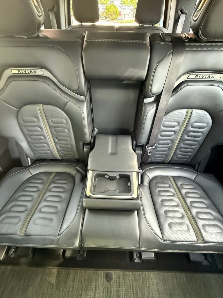 2023 RIVIAN R1S Adventure