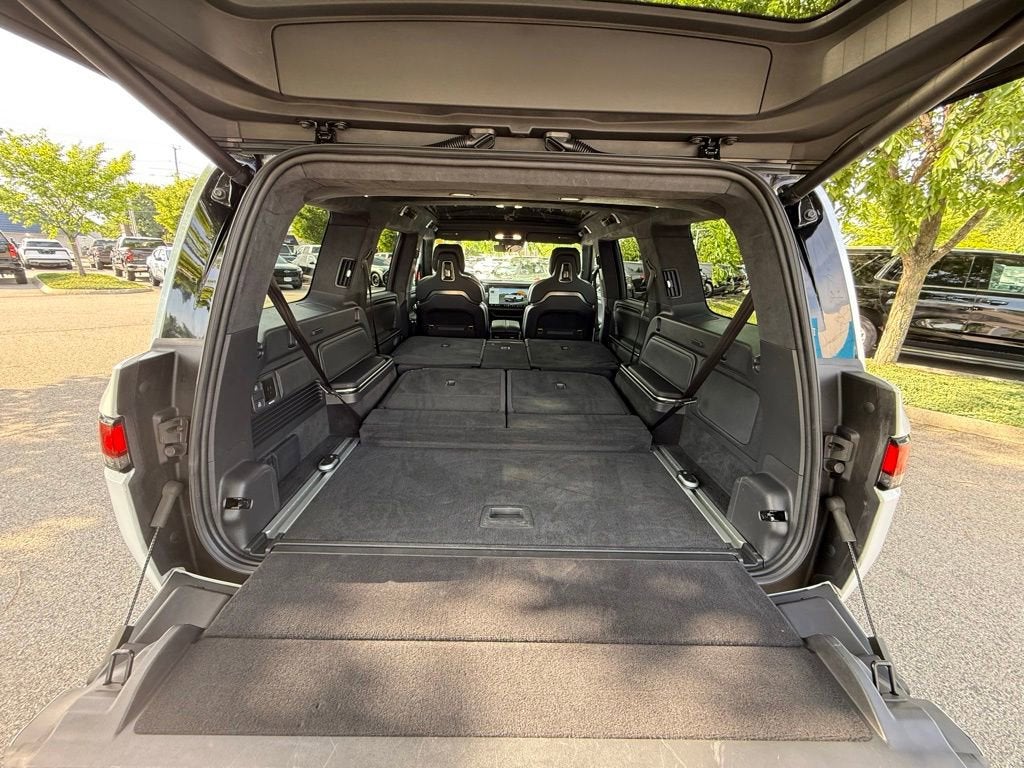 2023 RIVIAN R1S Adventure