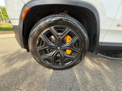 2023 RIVIAN R1S Adventure