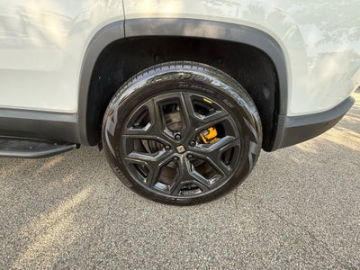2023 RIVIAN R1S Adventure