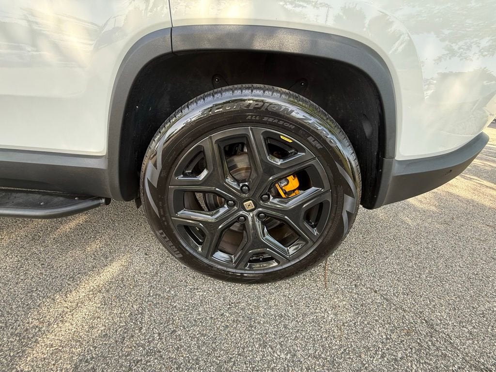 2023 RIVIAN R1S Adventure
