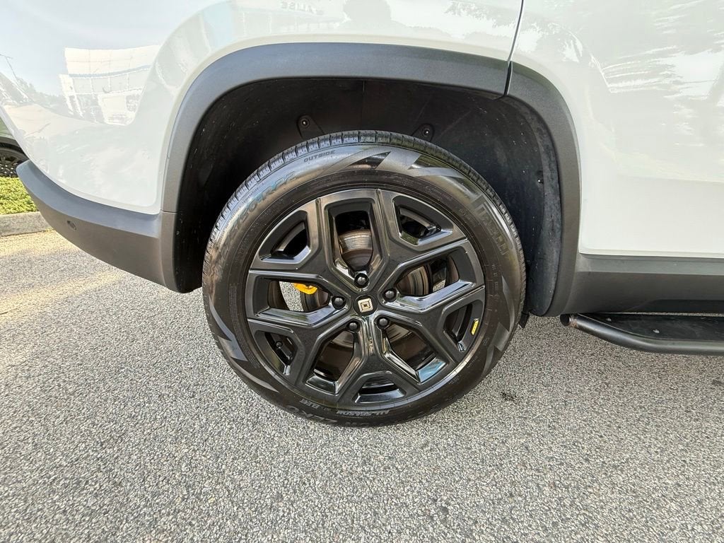 2023 RIVIAN R1S Adventure