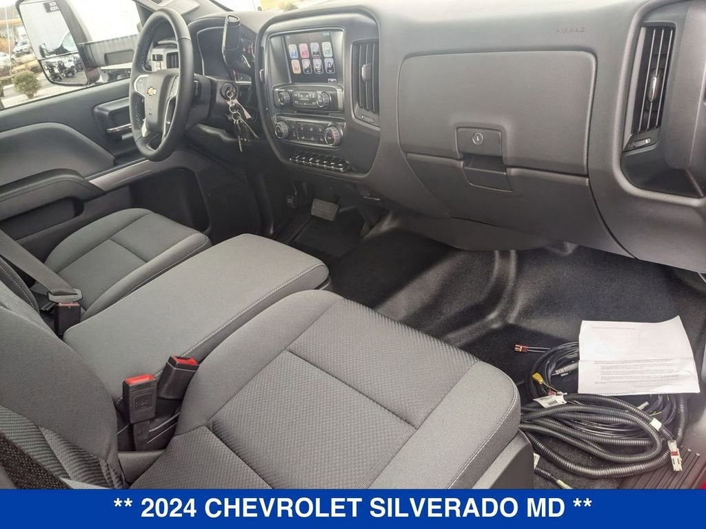 2024 Chevrolet Silverado 5500 HD Work Truck