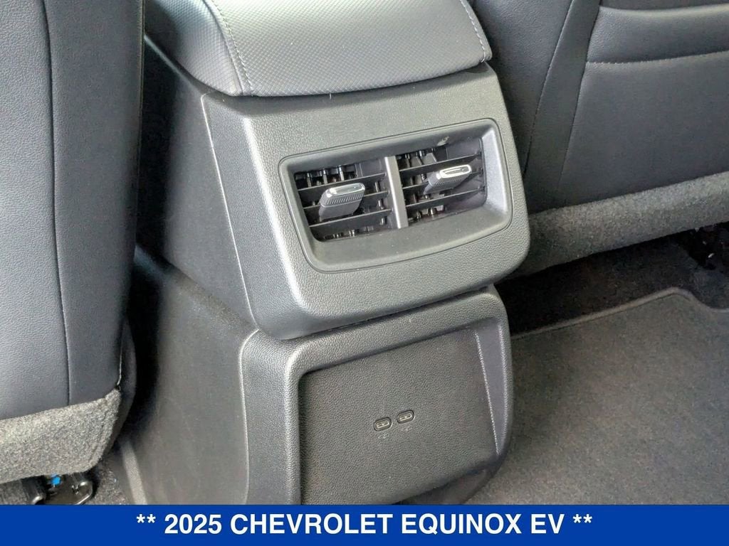2025 Chevrolet Equinox EV LT