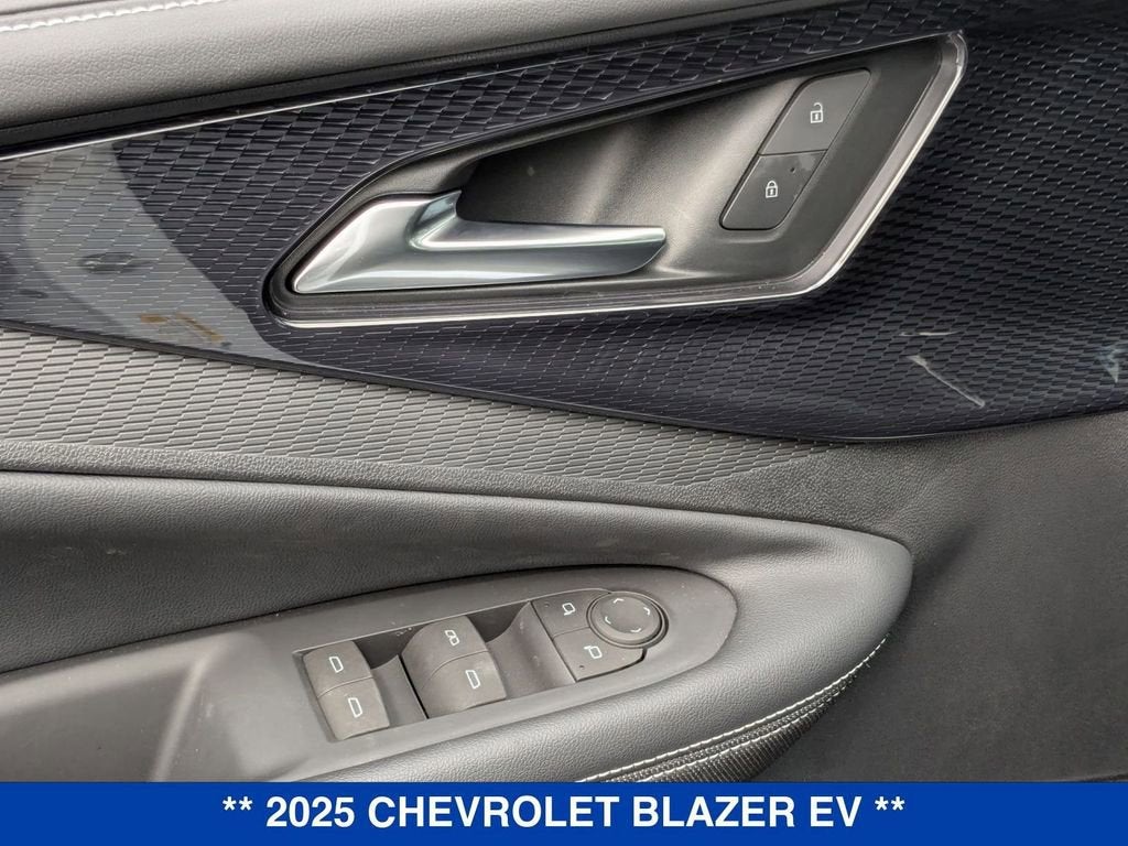 2025 Chevrolet Blazer EV LT